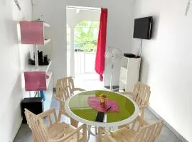 Maison de 2 chambres avec balcon et wifi a Pointe Noire a 1 km de la plage