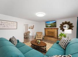 Gathering 6 Bdrm Home in Heart of Orem - Pets Too!，位于奥勒姆的酒店