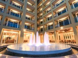 Crystal Palace Luxury Hotel Pattaya，位于北芭堤雅的酒店