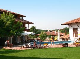 Hotel Izvora - Garden Retreat，位于阿巴纳西的酒店