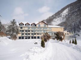 Apricot Aghveran Resort，位于阿格沃兰的酒店