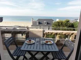 Studio avec grande terrasse et vue mer pour trois personnes