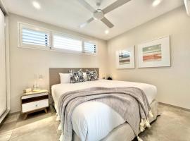 6Apt Beautifully renovated on Hastings Street，位于努萨角的度假短租房