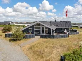 Holiday Home Freek - 400m from the sea in Western Jutland by Interhome