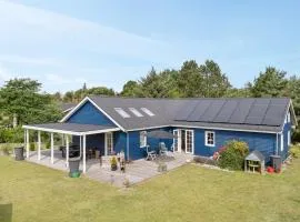 Holiday Home Thorth - 1-3km from the sea in Western Jutland by Interhome