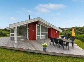 Holiday Home Tjomme - 700m from the sea in NW Jutland by Interhome，位于约灵的酒店