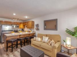 LP 124 Mesa Views, Grill, Cable, Great Las Palmas Amenities, and Fully Stocked Kitchen，位于圣乔治的酒店