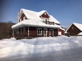 Belle maison avec vue sur la rivière，位于朗斯圣让的酒店