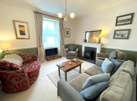 Charming 3BR Flat in Beautiful Kirkcudbright，位于柯库布里的酒店