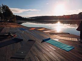 TINYLODGE am Ellertshäuser See，位于Stadtlauringen的酒店
