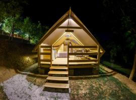 Resort Orizzonti Glamping，位于圣埃尔皮迪奥阿马雷的酒店