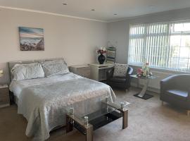 studio flat near NEC, Solihull & Airport. Short & Long stay Contractors HS2, NHS，位于索利赫尔的酒店