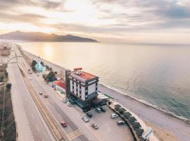 MY SUNSET BEACH HOTEL，位于吉雷松的酒店