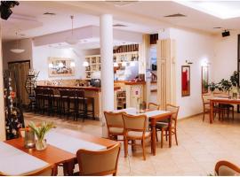 Hotel Piast，位于Cedynia的酒店