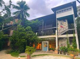 Ceylon Kingsmen Garden Hotel - Katunayake，位于尼甘布的酒店