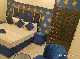 Hotel Royal Luxury Multan，位于木尔坦的酒店