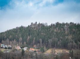 Z widokiem na Zamek，位于茨兹伊特纳的自助式住宿