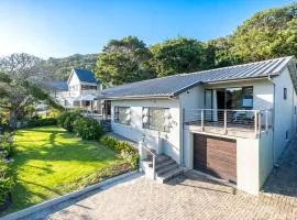 Waterside Holiday House