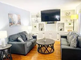 Adorable&Cozy Suburban Home Mins from Dwtn/Airport