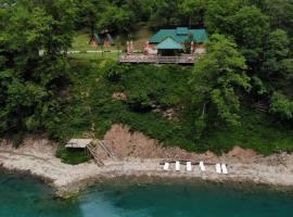 Rafting Tara Camp Highlander，位于Bastasi的酒店