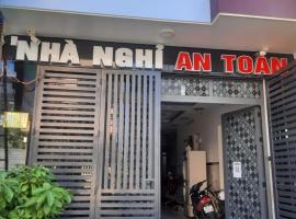 Nhà Nghỉ An Toàn，位于头顿的胶囊旅馆