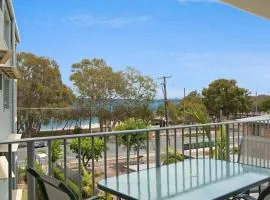 Spectacular Unit Overlooking Pumicestone Passage - Welsby Pde, Bongaree