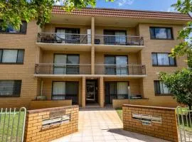 Walk to Surf Beach, Club and Shops - Sands Court Boyd St, Woorim