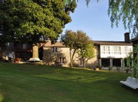 Casa Grande de Cornide Santiago de Compostela，位于Teo的酒店