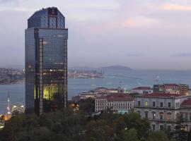 伊斯坦布尔博斯普鲁斯海峡丽思卡尔顿酒店，位于伊斯坦布尔金三角的酒店