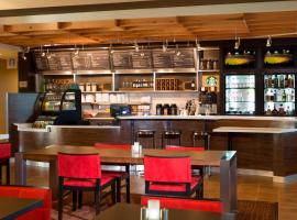 Courtyard by Marriott Dallas Midlothian at Midlothian Conference Center，位于Midlothian的酒店