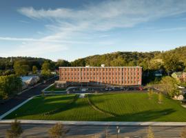 Fairfield Inn & Suites Madison Historic Eagle Cotton Mill，位于麦迪逊的酒店