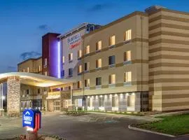 Fairfield Inn & Suites by Marriott Birmingham Downtown，位于伯明翰伯明翰-沙特尔斯沃思国际机场 - BHM附近的酒店