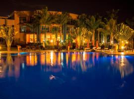 恩德培万豪Protea酒店，位于恩德培的带泳池的酒店