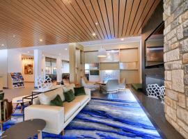 Fairfield Inn & Suites by Marriott Dallas Cedar Hill，位于雪松山的酒店