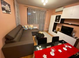 Mia's Apartment, Stylish One Bedroom Suite，位于索非亚麦克拉多3站附近的酒店
