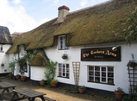 The Tuckers Arms，位于Dalwood的酒店