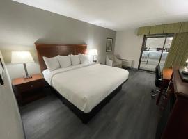 Pine Lake Resort and Banquets，位于拉波特的酒店