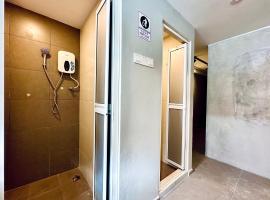 Armenian Guest House by LOLZ for 22pax，位于乔治市的酒店