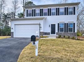 Riverside House with Kayaks, Piano and Fireplace，位于加利福尼亚的酒店