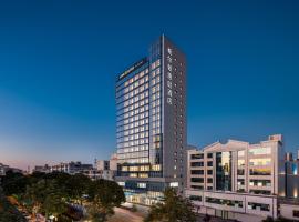 佛山九江希尔顿惠庭酒店，位于Jiujiang的酒店