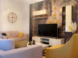 Outstanding Two bedroom Apartment，位于Sahline莫纳斯提尔棕榈高尔夫球场附近的酒店