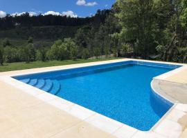 Quinta da Fervença, private river place to relax..，位于Sernancelhe的酒店