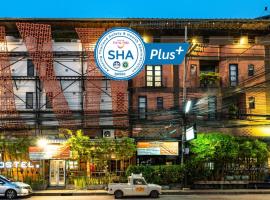 The 8 Factory Hotel Phitsanulok，位于彭世洛的青旅