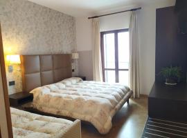 Taverna Capozzi Hotel，位于维拉吉奥拉西诺的酒店