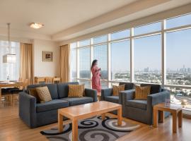 Oaks Liwa Heights Hotel Suites，位于迪拜达马克地产公司地铁站附近的酒店
