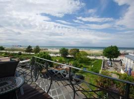 Villa Seeblick Warnemünde - Fewo mit Meerblick und Balkon direkt am Strand für 2-4 Pers，位于罗斯托克的酒店