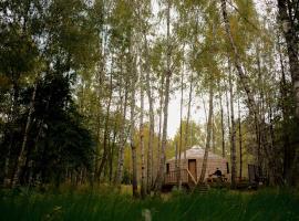 Lapiland - off-grid yurts & tipis - the place to reconnect with nature，位于Puodžiai的度假短租房