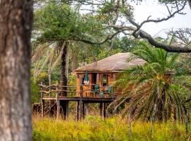 Mansa Musso Treehouse Resort，位于Sanyang的木屋