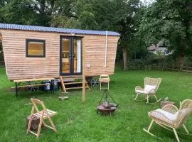 Aspen Leaves: The perfect farm retreat