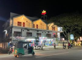 Thisha Hotel & Restaurant，位于贾夫纳的酒店